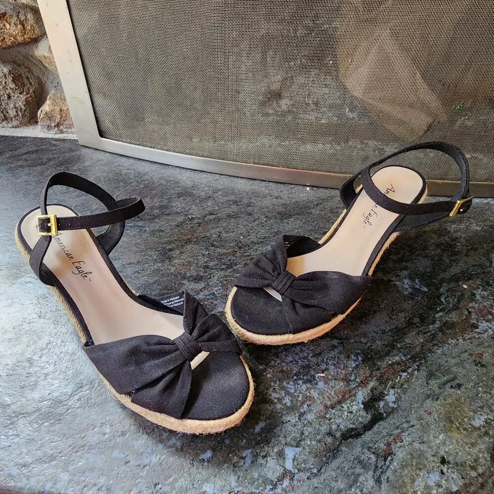 American Eagle Outfitters Black/Tan Platform Wedge Sandals Size 9.5